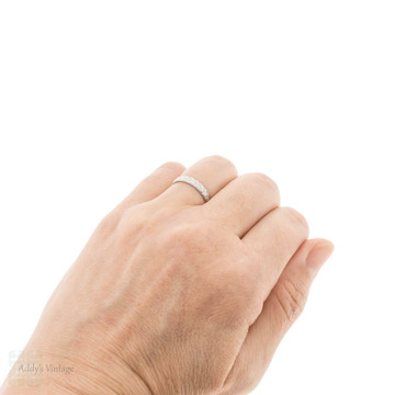 Vintage Laurel Leaf Wreath Engraved Platinum Wedding Ring, Size M / 6.25.