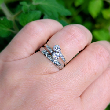 Vintage Laurel Leaf Wreath Engraved Platinum Wedding Ring, Size M / 6.25.