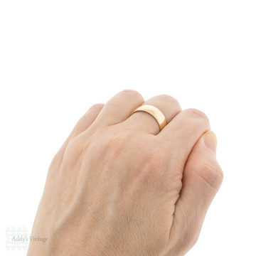 Vintage 1960s Men's 9ct Yellow Gold Wedding Ring, Size T.5 / 10.