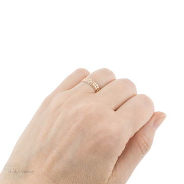 Victorian Engraved 9ct Gold Wide Daisy Flower Ring, Circa 1890s. Size M / 6.25.