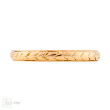 Vintage Wreath Engraved 22ct Gold Wedding Ring, Size L.5 / 6.