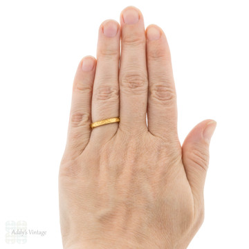 Vintage 22ct Gold Engraved Scroll Pattern Wedding Ring, Size L / 5.75.