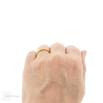 Vintage 22ct Gold Engraved Scroll Pattern Wedding Ring, Size L / 5.75.