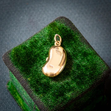 Antique 9ct Gold Victorian Lucky Bean Charm Pendant.
