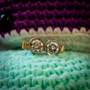 Vintage Diamond Stud Earrings, 0.75ctw in 18ct Two Tone Gold.