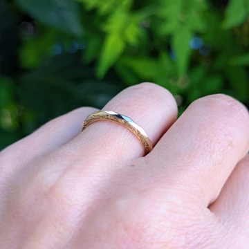 Vintage 9ct Gold Engraved Wedding Ring, Circa 1950s. Size N.5 / 7.