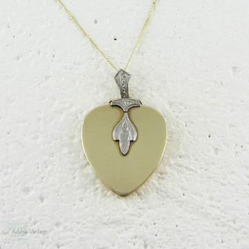 Vintage Heart Shaped Locket. 1940s 9 Carat Gold with Palladium Flourish Design Love Heart Shape Sweetheart Locket Pendant on Chain.