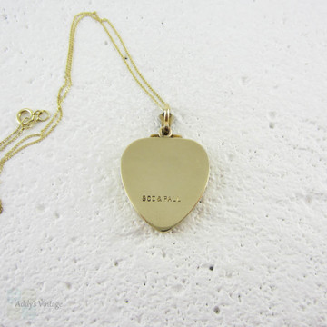 Vintage Heart Shaped Locket. 1940s 9 Carat Gold with Palladium Flourish Design Love Heart Shape Sweetheart Locket Pendant on Chain.