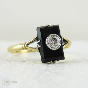 1920s Onyx & Old Mine Cut Diamond Panel Ring, Art Deco Double Claw Design Setting in 18 Carat Yellow Gold.