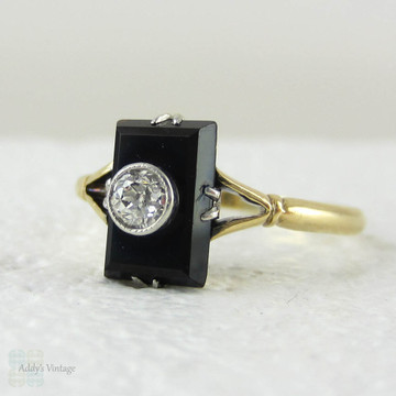 1920s Onyx & Old Mine Cut Diamond Panel Ring, Art Deco Double Claw Design Setting in 18 Carat Yellow Gold.