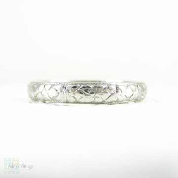 Antique Engraved Platinum Wedding Ring, Orange Blossom Flower Design Platinum Wedding Band. Pretty Floral Pattern, Circa 1920s.