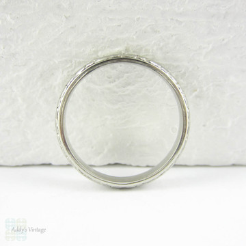 Antique Engraved Platinum Wedding Ring, Orange Blossom Flower Design Platinum Wedding Band. Pretty Floral Pattern, Circa 1920s.