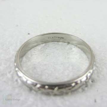 Antique Engraved Platinum Wedding Ring, Orange Blossom Flower Design Platinum Wedding Band. Pretty Floral Pattern, Circa 1920s.