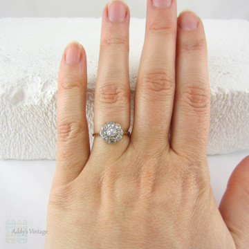 Antique Diamond Daisy Engagement Ring, Floral Shape Old Mine Cut & Old European Cut Vintage Diamond Flower Ring in 18 Carat, Platinum.