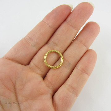 Antique 15 Carat Gold Split Ring. Victorian Engraved Floral Design Split Ring for Charms, Fobs.
