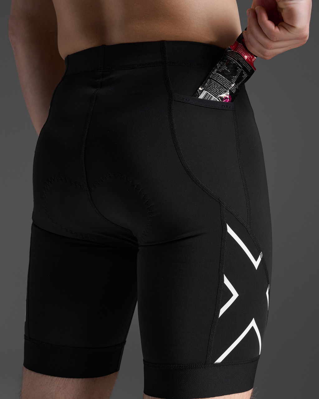 2XU Core Triathlon 8 Inch Short - Black/White - MyTriathlon