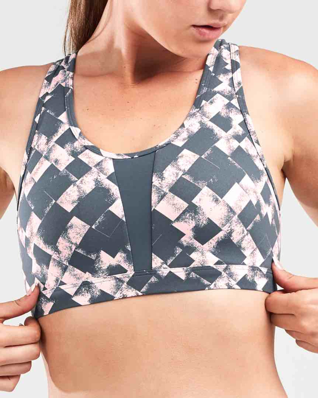 2XU Perform Medium Impact Crop Top for women - Soccer Sport Fitness