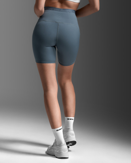 2XU - Form Stash Hi Rise Compression 6In Shorts - Women's - Dark Sage/Dark Sage - 2026