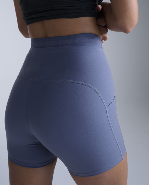 2XU - Form Stash Hi Rise Compression 4In Shorts - Women's - Indigo/Indigo - 2026