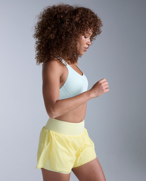 2XU - Aero Mesh Medium Impact Bra - Women's - Mint Dust/Mint Reflective - 2026