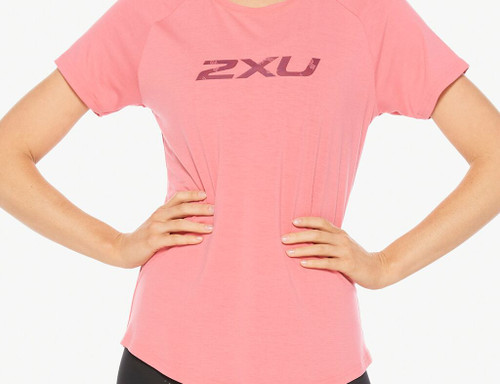 2XU - CONTENDER Women's Short-Sleeved Tee - Pink Lift/Blossom Camo