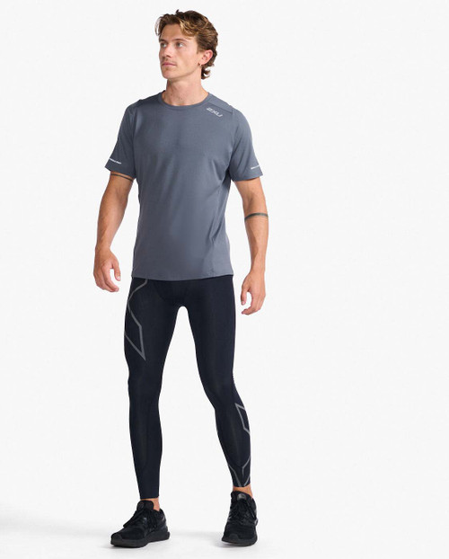 2XU - Light Speed Tee - Men's - Turbulence/Silver Reflective 2XU - Light Speed Tee - Men's - Turbulence/Silver Reflective