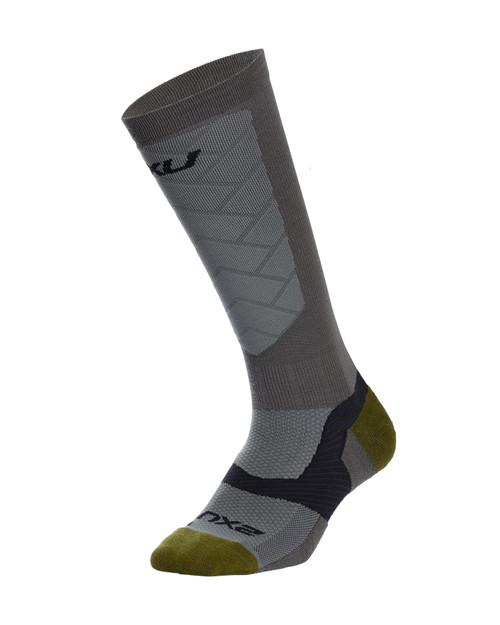 2XU - VECTR Alpine Compression Socks - Unisex - Titanium/Winter Moss - 2022