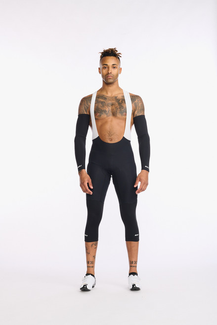 2XU - Aero Cycle Knee Warmers - Unisex - Black/White 2XU - Aero Cycle Knee Warmers - Unisex - Black/White