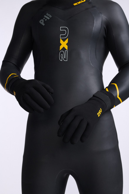 2XU - Propel Neoprene Gloves - Unisex - Black/Ambition - 2025
