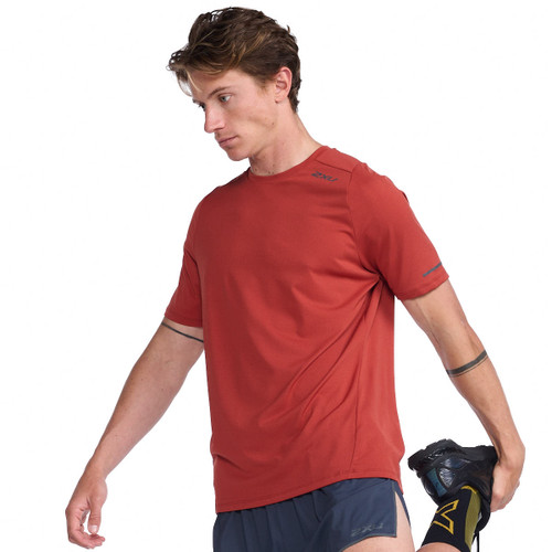 2XU - Light Speed Tee - Men's - Chilli Oil/Black Reflective