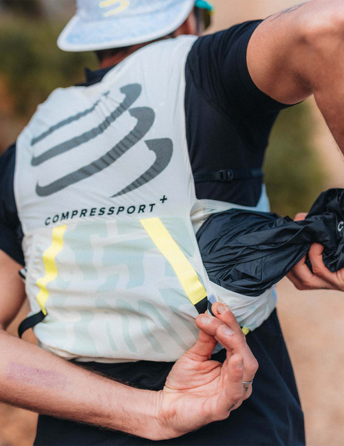 Compressport - 5 Panel Light Cap - Sugar Swizzle/Ice Flow/Safety Yellow