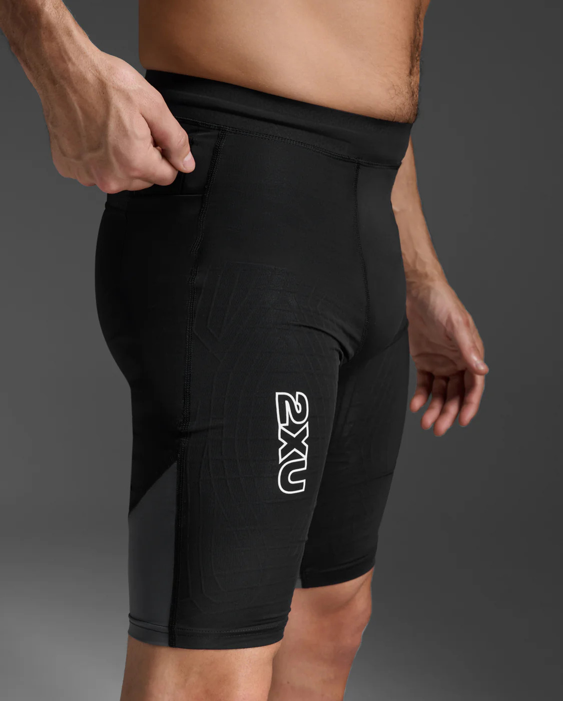 2XU Light Speed React Compression Shorts - Black/White Reflective