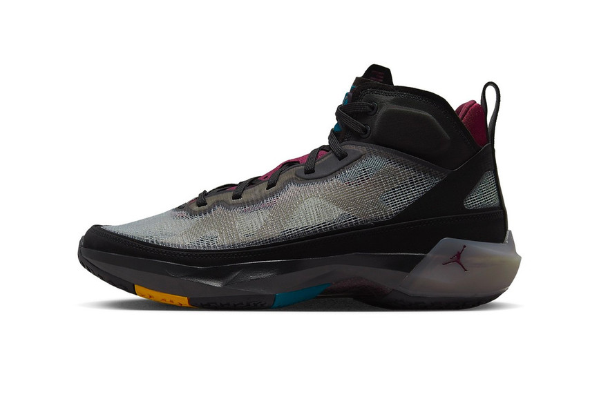 Air Jordan 37 Adopts the Classic "Bordeaux" Motif