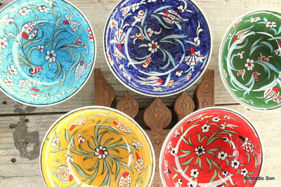 Gorgeous colours in the Soloman range in a lipped soup bowl.  Handmade and hand painted in Turkey in traditional Ottoman  Century design with tulips and carnations.