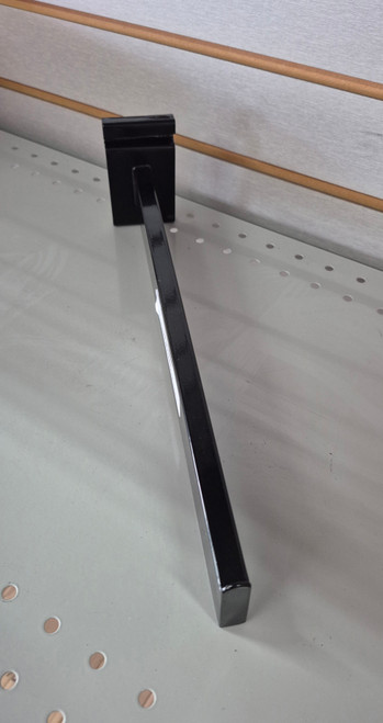 12" Faceout with Rectangular Tubing