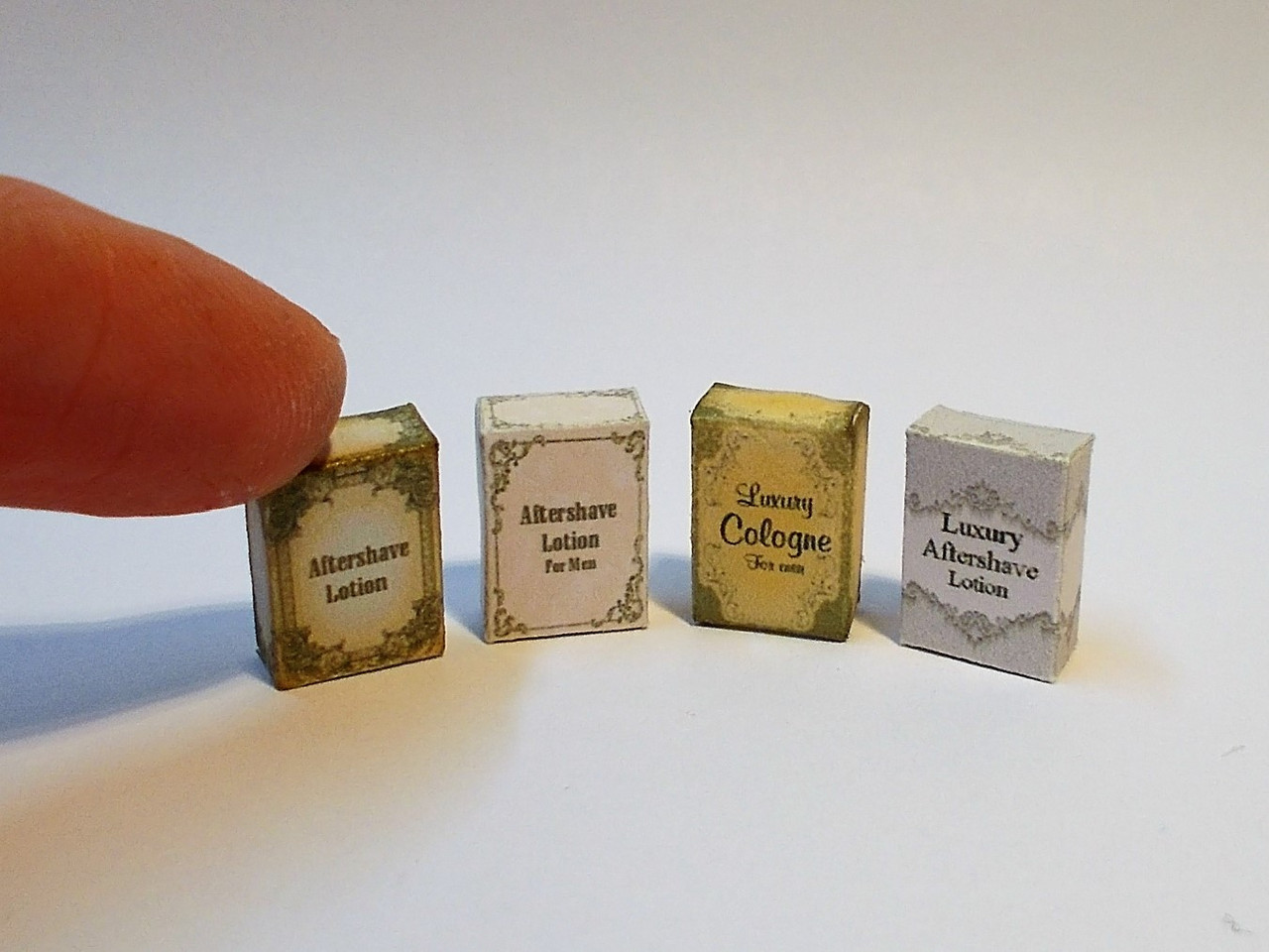 Kit Men's Cologne/aftershave Boxes makes 12 boxes ZENA'S MINIATURES