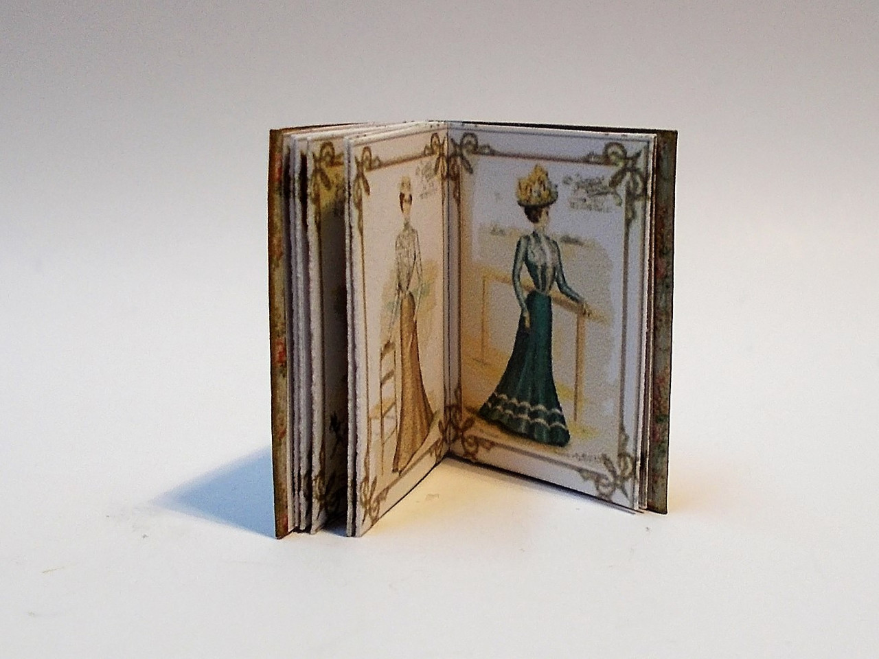 Download McCalls Dress Pattern Display and Pattern Book ZENA S MINIATURES