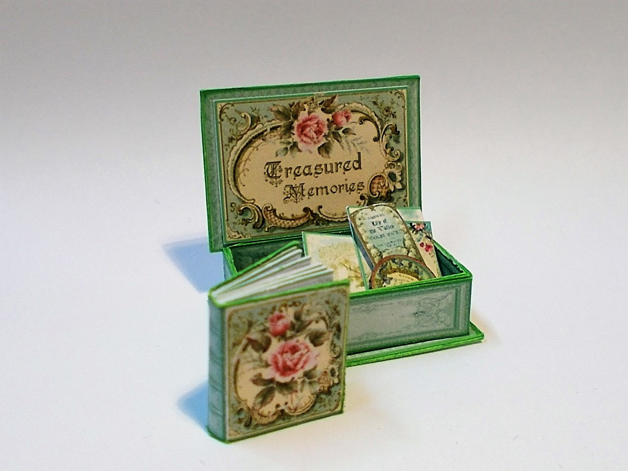 Download - Memory box, book & ephemera (Green) - ZENA'S MINIATURES