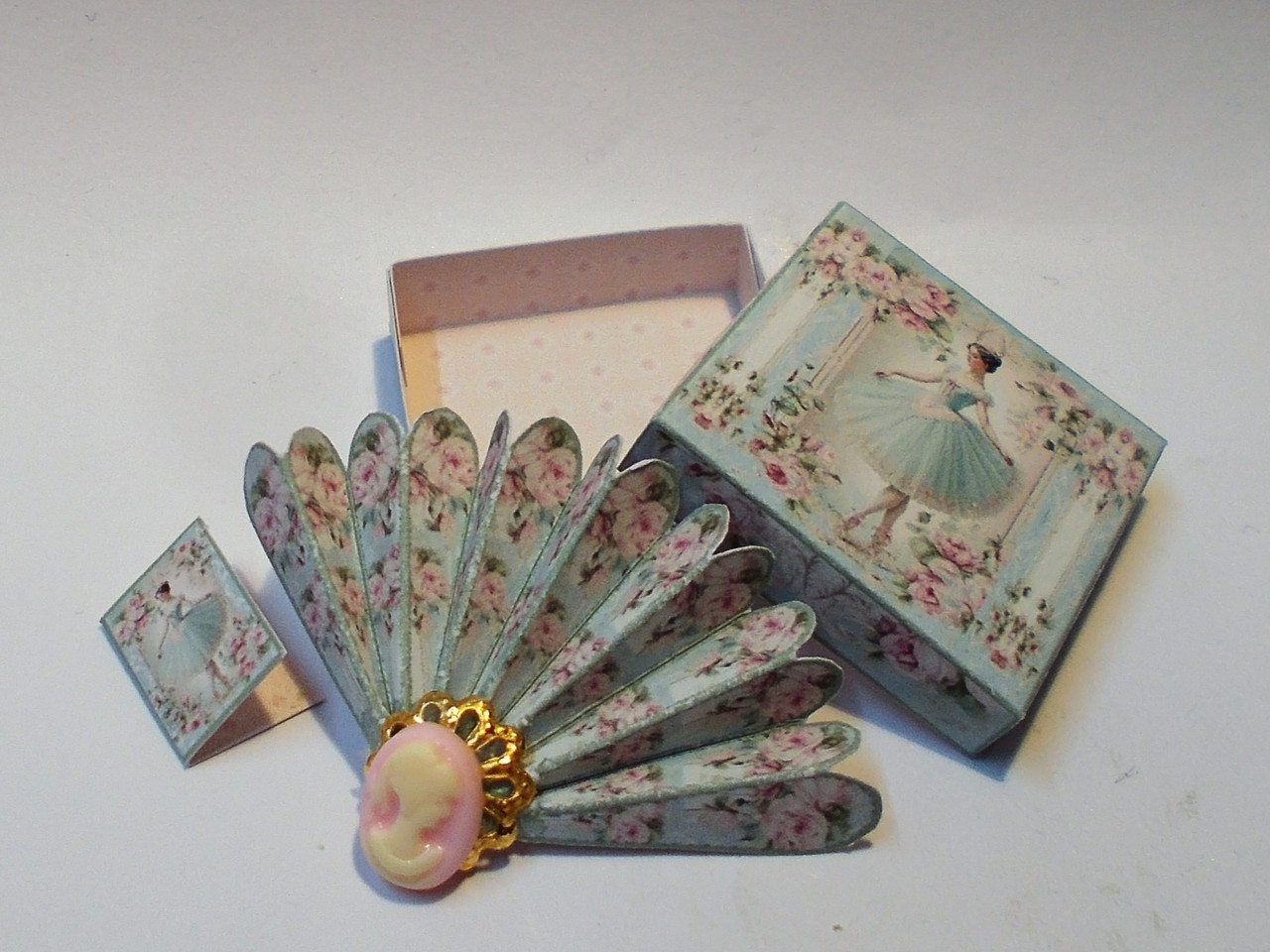 Kit - Ballet Fan with Box (makes 2) - ZENA'S MINIATURES