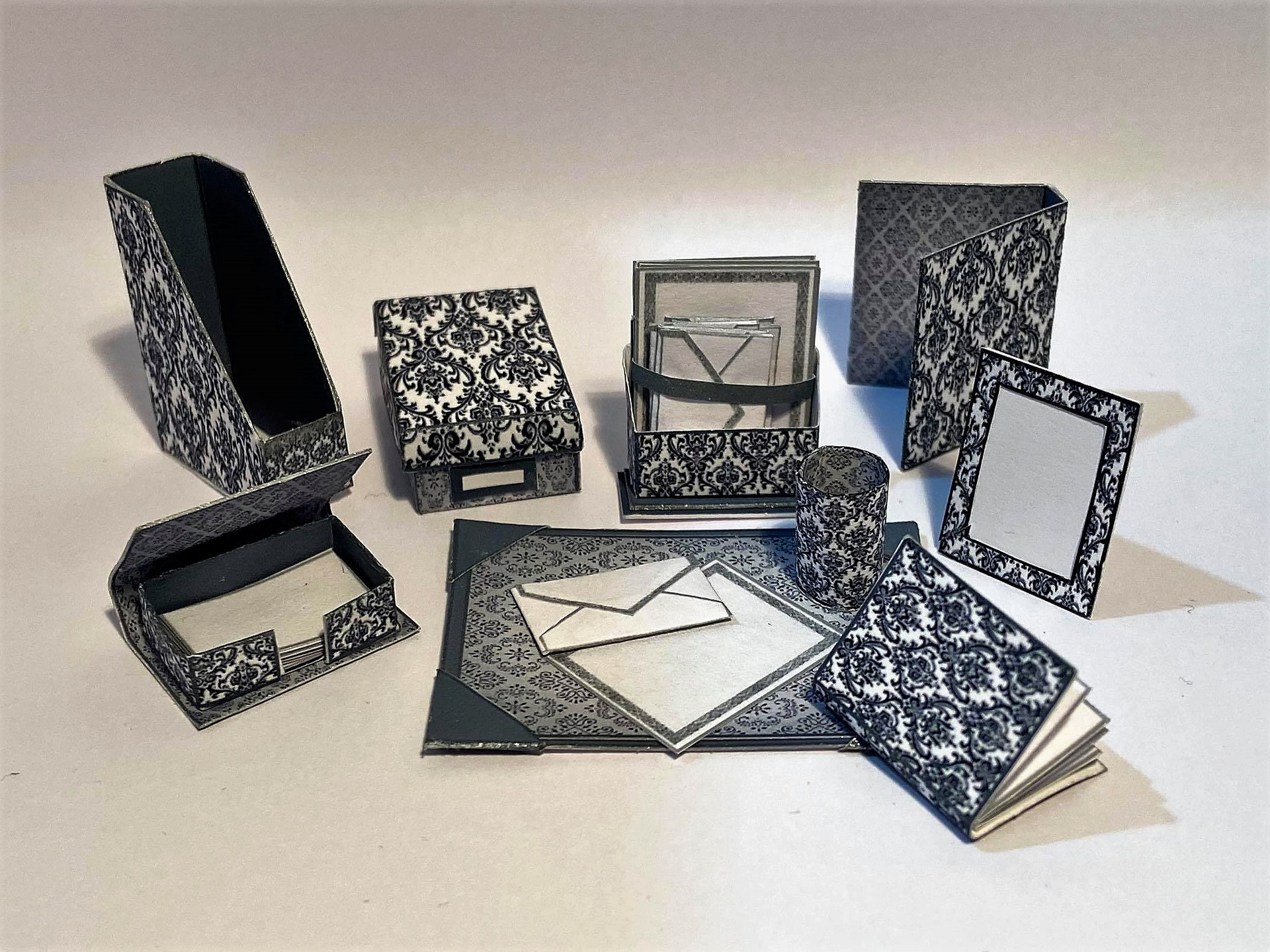 Kit Desk Necessities Modern Stationery Burgundy ZENA'S MINIATURES