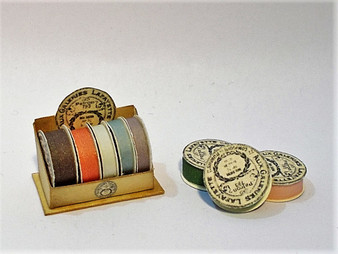 Download - Ribbon Display Stand - Vintage style