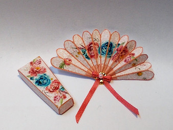 Fan with Box in pink floral