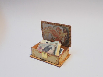 Art Nouveau style keepsake/photograph box No1