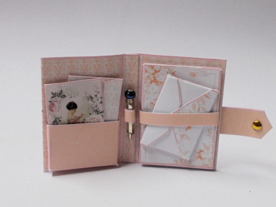 Miss Bianca Notelet book