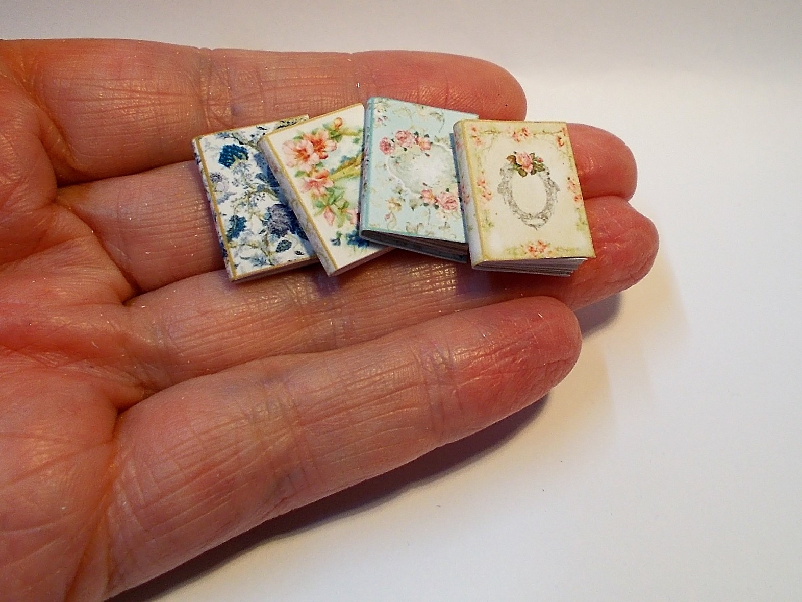 Download - Notebook/Diary/albums - set of 4 - ZENA'S MINIATURES