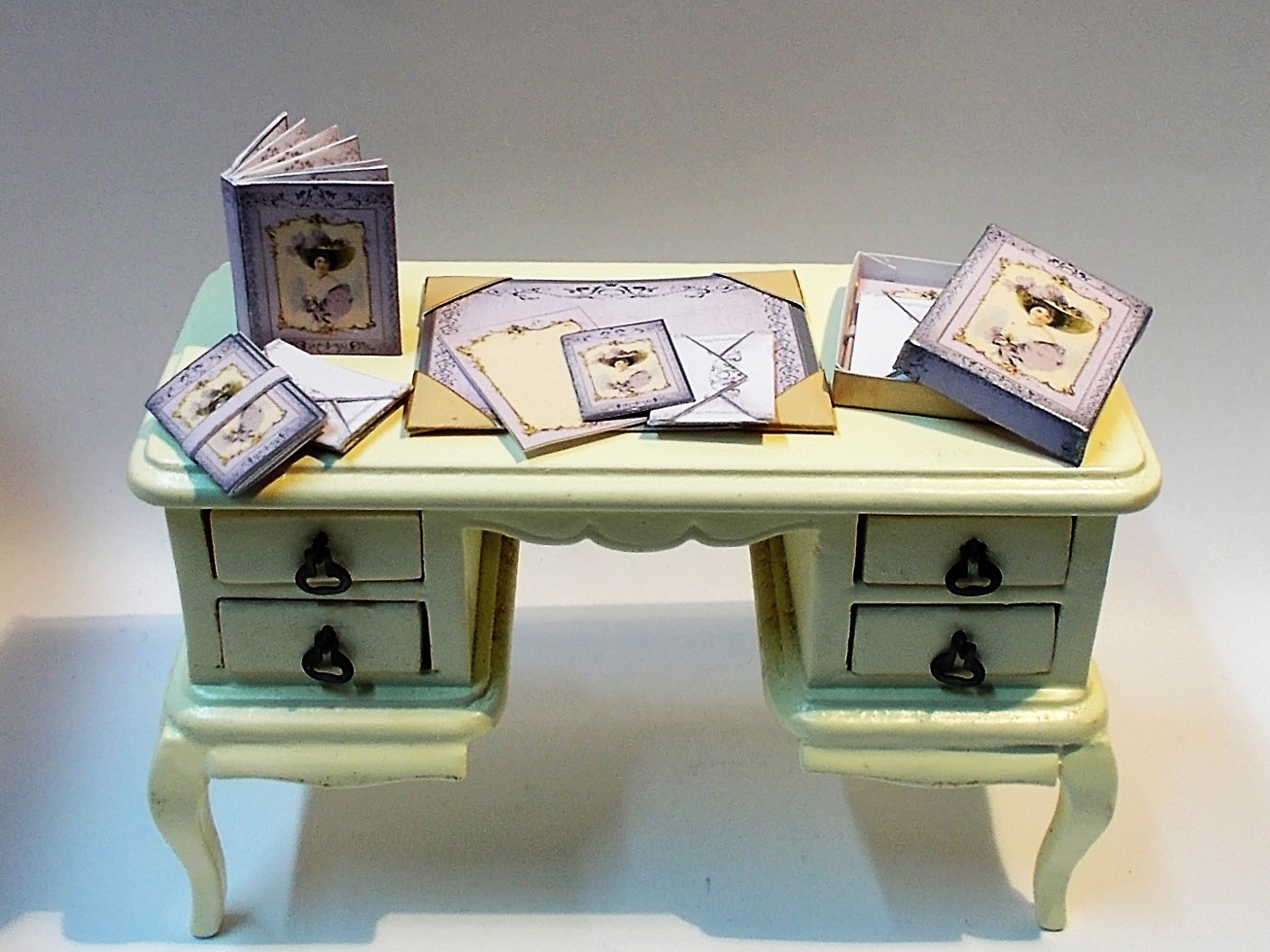 Download - Geraldine Stationery Set - ZENA'S MINIATURES