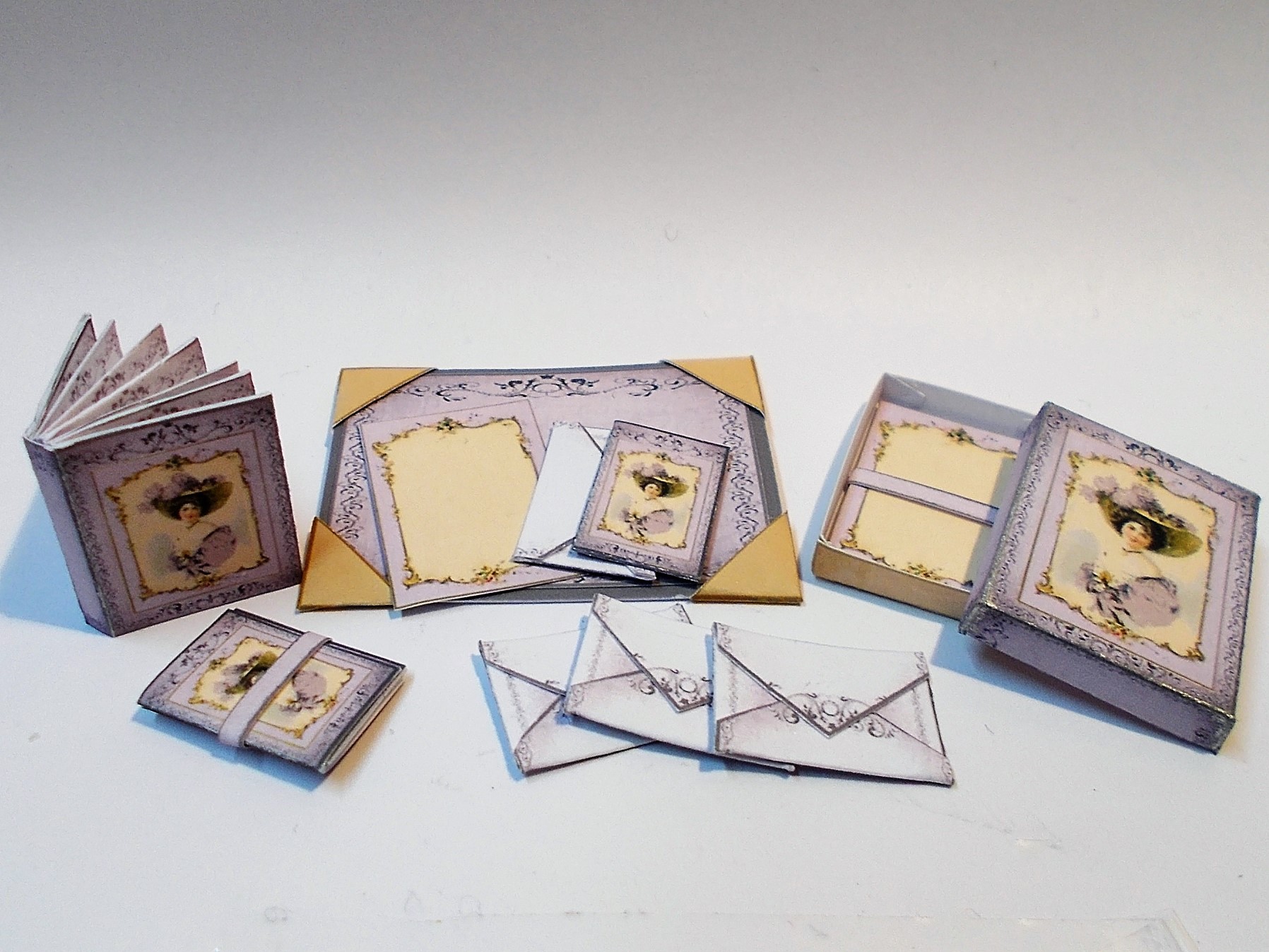 Download - Geraldine Stationery Set - ZENA'S MINIATURES