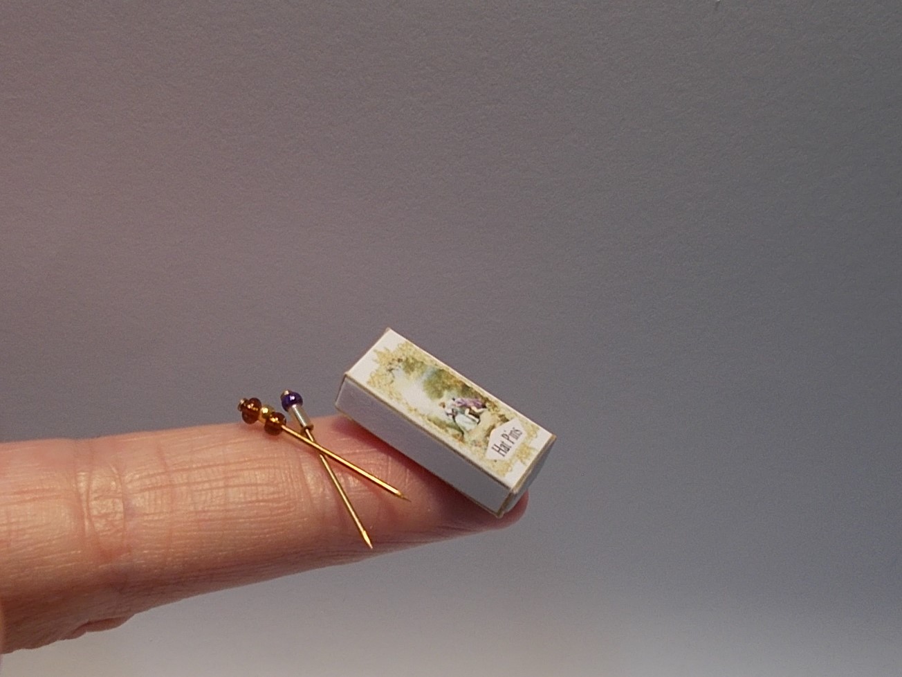 dollhouse miniature 1/12th scale hat pin display car and box