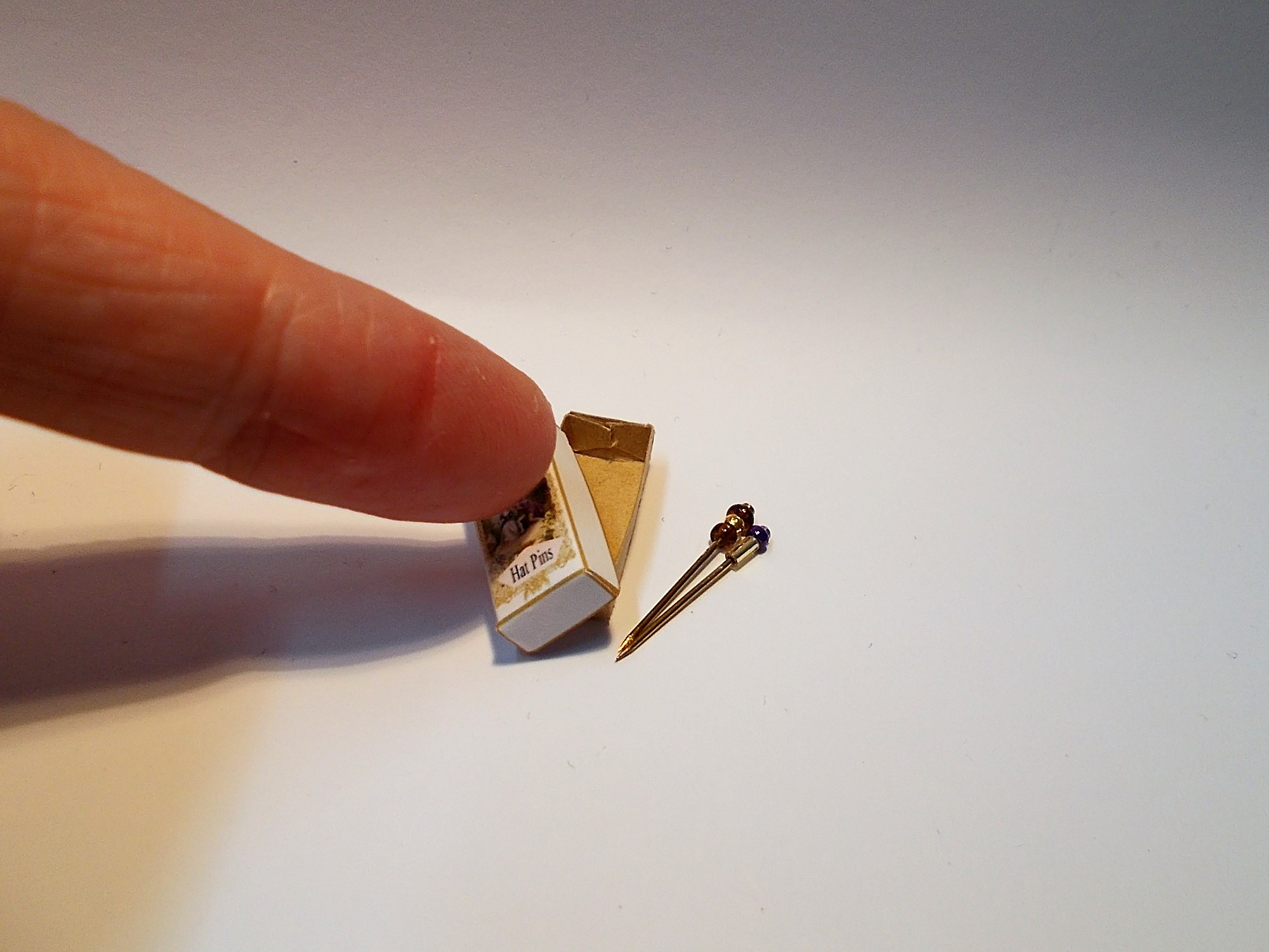 dollhouse miniature 1/12th scale hat pin display car and box