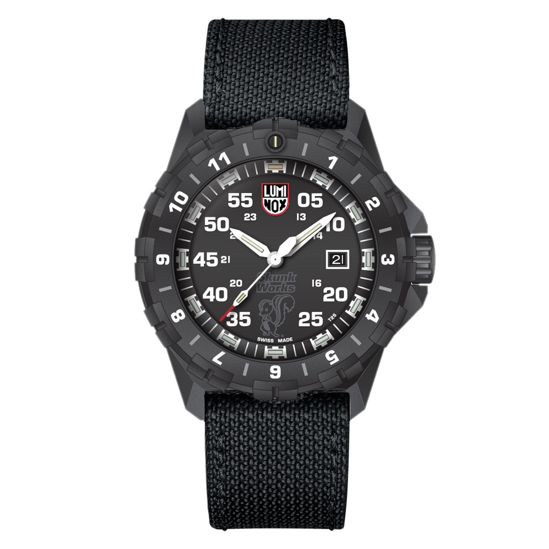 Luminox F-117 Nighthawk x Skunk Works 6440 Heritage XA.6442.H.SET